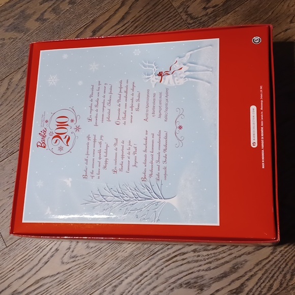 2010 Barbie Red White Strapless Holiday Gown Doll Mattel #T7685 - Picture 5 of 10